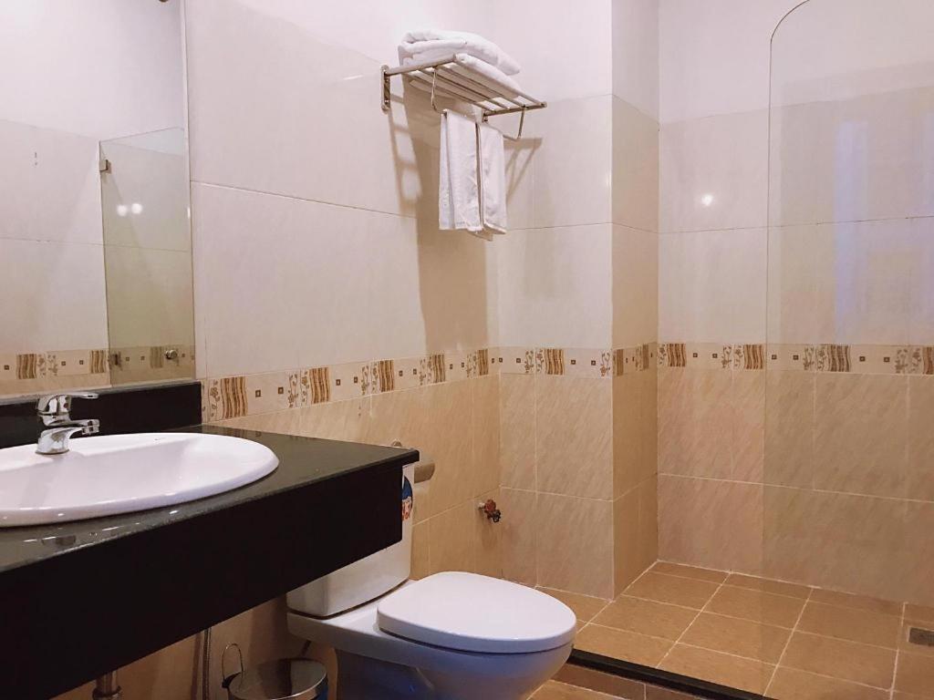 Lucky Star Hotel Буон Ма Туот Екстериор снимка