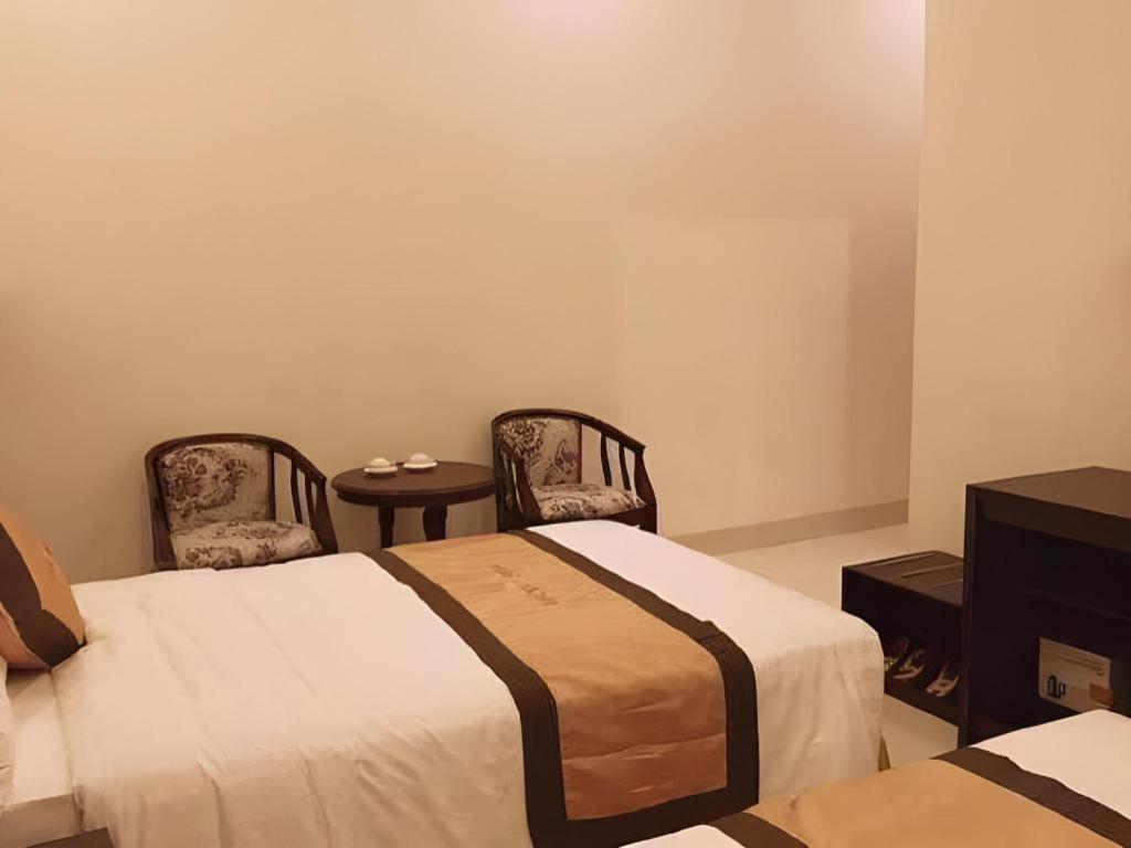 Lucky Star Hotel Буон Ма Туот Екстериор снимка